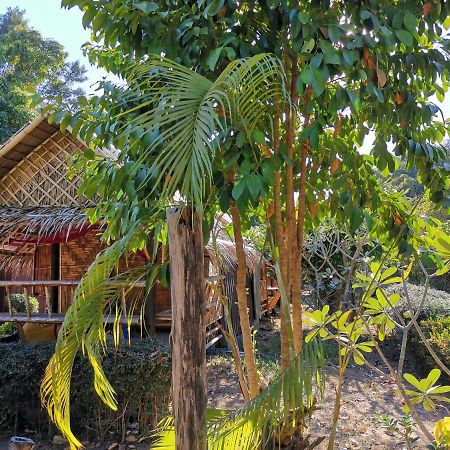 Phuhaya Bamboo Bungalows Ko Lanta Kültér fotó