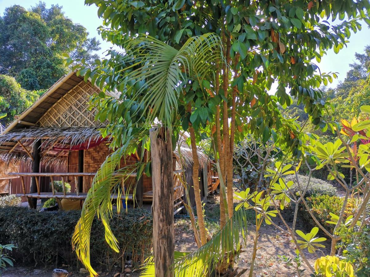 Phuhaya Bamboo Bungalows Ko Lanta Kültér fotó