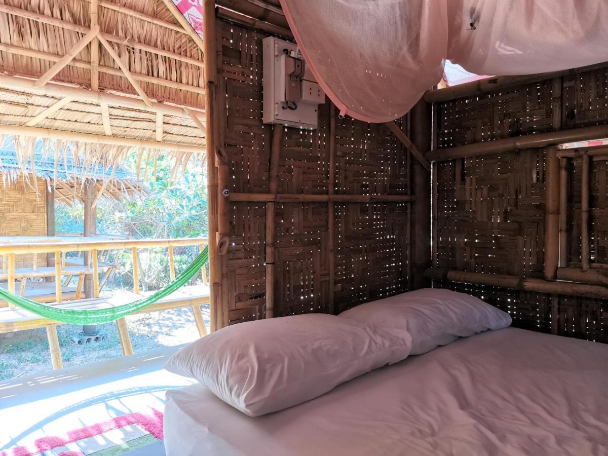 Phuhaya Bamboo Bungalows Ko Lanta Kültér fotó