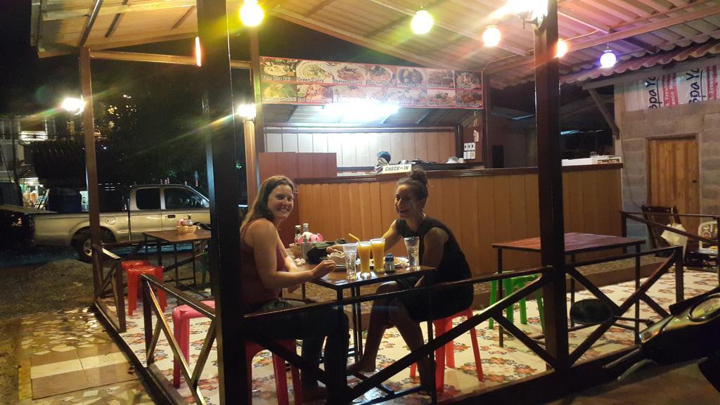 Phuhaya Bamboo Bungalows Ko Lanta Kültér fotó