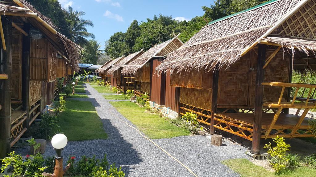 Phuhaya Bamboo Bungalows Ko Lanta Kültér fotó