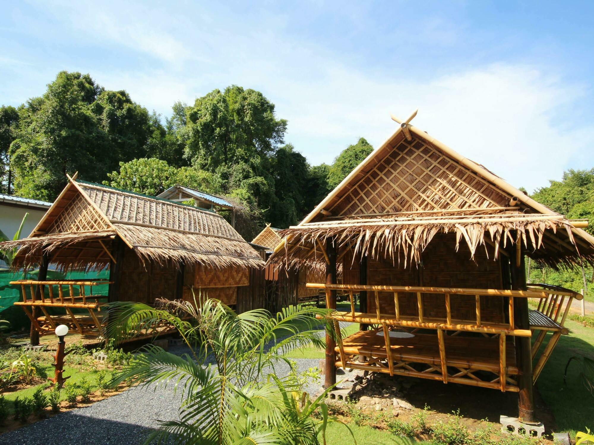 Phuhaya Bamboo Bungalows Ko Lanta Kültér fotó