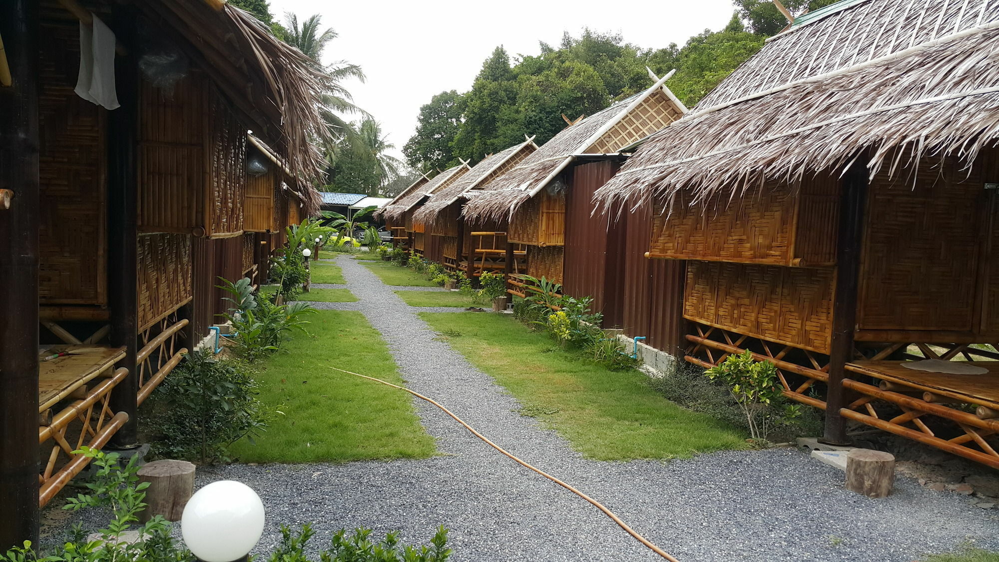 Phuhaya Bamboo Bungalows Ko Lanta Kültér fotó